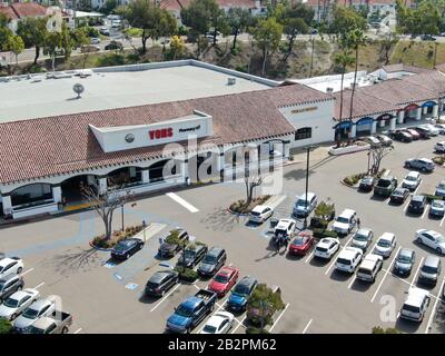 Luftbild der Vons upermarket-Kette im Besitz von Albertsons in Rancho Penasquitos, San Diego, Kalifornien, USA, 25. Februar 2020 Stockfoto