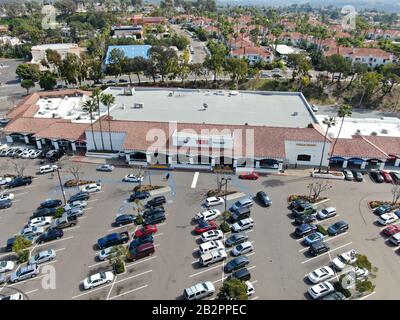 Luftbild der Vons upermarket-Kette im Besitz von Albertsons in Rancho Penasquitos, San Diego, Kalifornien, USA, 25. Februar 2020 Stockfoto