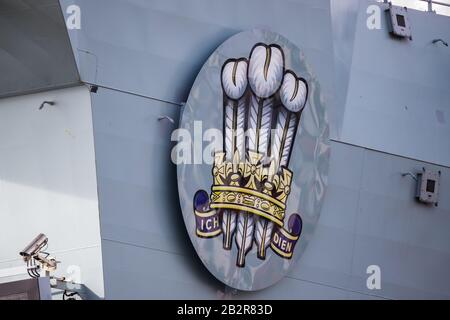 Die "HMS Prince of Wales" wurde auf dem River Mersey in Liverpool während ihres ersten öffentlichen Ausflußes am 3. März 2020 gesehen. Stockfoto