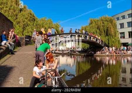 Camden Market am Regent's Canal, Camden Town, London, Großbritannien Stockfoto