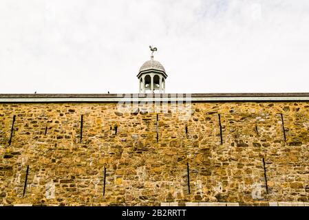 Chambly, Kanada - 19. Mai 2019: Die Mauer der Festung Chambly in Kanada Stockfoto