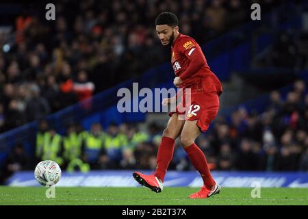 London, Großbritannien. März 2020. Joe Gomez von Liverpool in Aktion. Der Emirates FA Cup, 5. Runde Match, Chelsea gegen Liverpool an der Stamford Bridge in London am Dienstag, 3. März 2020. Dieses Bild darf nur für redaktionelle Zwecke verwendet werden. Nur redaktionelle Nutzung, Lizenz für kommerzielle Nutzung erforderlich. Keine Verwendung bei Wetten, Spielen oder einer einzelnen Club-/Liga-/Spielerpublikationen. PIC von Steffan Bowen/ Credit: Andrew Orchard Sportfotografie/Alamy Live News Stockfoto