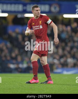 London, Großbritannien. März 2020. James Milner aus Liverpool während der 5. Runde des Chelsea vs Liverpool FA Cup an der Stamford Bridge London 3. März 2020. - NUR REDAKTIONELLE VERWENDUNG keine Verwendung mit nicht autorisierten Audio-, Video-, Daten-, Regellisten (außerhalb der EU), Club-/Liga-Logos oder "Live"-Diensten. Die Online-Nutzung im Spiel ist auf 45 Bilder beschränkt (15 in der Verlängerung). Keine Verwendung, um bewegte Bilder zu emulieren. Keine Verwendung bei Wetten, Spielen oder Einzelspielen/Liga/Spielerpublikationen/Dienstleistungen - Gutschrift: Martin DALTON/Alamy Live News Stockfoto