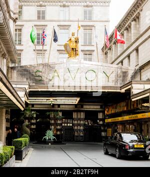 Die Fassade des Luxushotels Savoy, The Strand, Westminster, London Stockfoto