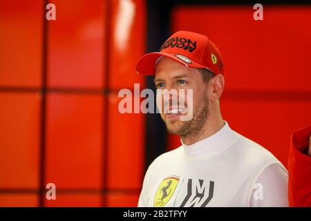 Sebastian Vettel von der Scuderia Ferrari im Jahr 2020 F1 Wintertests auf dem Circuit de Catalunya, Montmelò, Spanien Stockfoto