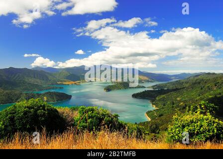 Blick vom Berg Onahau, Queen Charlotte Track, den Kenepuru Sound, Marlborough Sounds Nationalpark, suedinsel Neuseeland; März 2007 Stockfoto