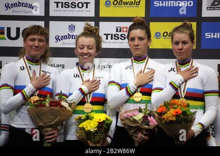 Chloe Dygert, Jennifer Valente, Emma White und Lily Williams von den USA Frauen Team Pursuit - Podium während der von Tissot am 27. Februar 2020 auf dem Velodrome in Berlin präsentierten Rennradweltmeisterschaften 2020 - Foto Laurent Lairys/DPPI Stockfoto