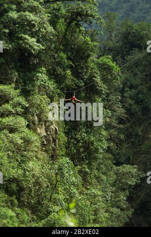 Ziplin-Erfahrung In Ecuadorianischen Anden Stockfoto