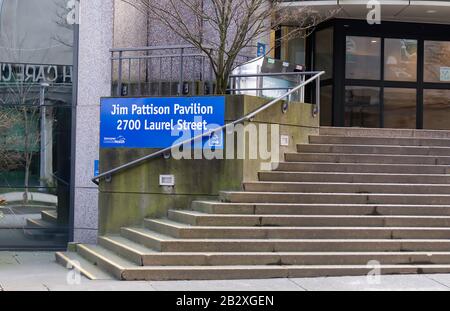 Vancouver, Kanada - 17. Februar 2020: Ansicht des Eingangs Jim Pattison Pavilion Abteilung im Vancouver General Hospital an der 2700 Laurel Street Stockfoto