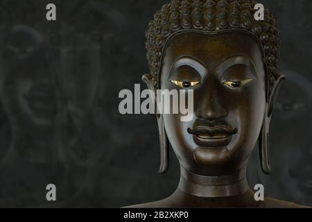 Kopf der Statue des buddha im buddhistischen Tempel Stockfoto