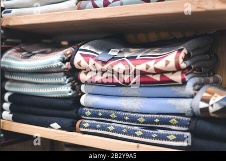 Woodburn, Oregon - 23. Februar 2020: Innenschuss des Pendleton-Ladens in den Woodburn Premium Outlets in den USA Stockfoto