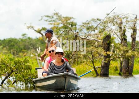 Pionierfischerei Legendärer Piranha-Fisch Im Ecuadorianischen Amazonas-First-Regenwald Stockfoto