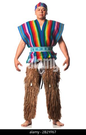 Ecuadorian Dancer In Formaler Uniform Aus Dem Hill Llama Oder Antelope Pants Studio Auf Weiß Isoliert Angeschossen Stockfoto