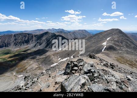 Blick vom Torreys Peak in Richtung Grays Peak in Colorado, USA Stockfoto