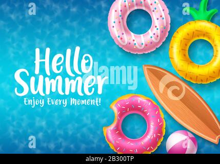 Hello Summer Vector Banner Design. Bunte Sommer-Strandflottern mit hellem Sommertext und Strandelementen wie Surfbrett und Strandball in Draufsicht Stock Vektor