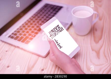 Konzeptionelle Handschrift mit Antrieb durch. Begriff Sinne Ort wo Sie erhalten, Art der Dienstleistung von der Fahrt durch es kann Stockfoto