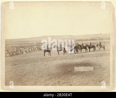 Gen. Meilen und Mitarbeiter, die das größte feindliche Indianerlager in den USA, in der Nähe von Pine Ridge, S. Dak., 16. Januar 1891 Deadwood, S.D. Stockfoto