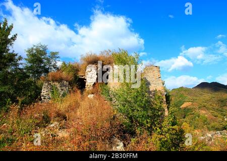 Im Herbst die Chinesische Mauer Stockfoto