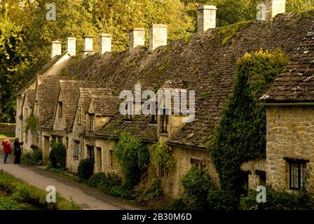 Cottages in Arlington Row, Bibury, Gloucestershire, England Stockfoto