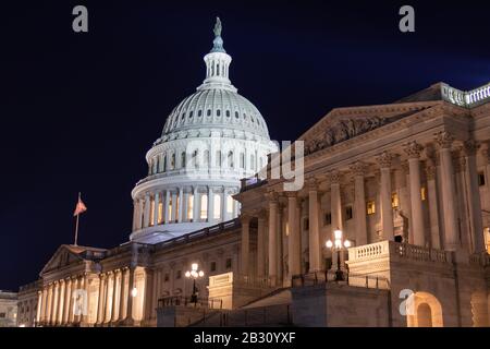 United States Capital Building, vom East plaza aus - spät in der Nacht gesehen. Stockfoto