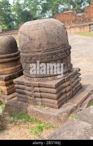 Ein Dekorativ auf der Trommel, Memorial Stupa in der Nähe des Klosters Nr. 1, 9. Jahrhundert n. Chr., buddhistische Stätte, Ratnagrii, Orissa, Indien Stockfoto