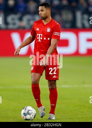 3. märz 2020 Gelsenkirchen, Deutschland Fußball Schalke 04 - Bayern München L-R: Serge Gnabry vom FC Bayern München Stockfoto