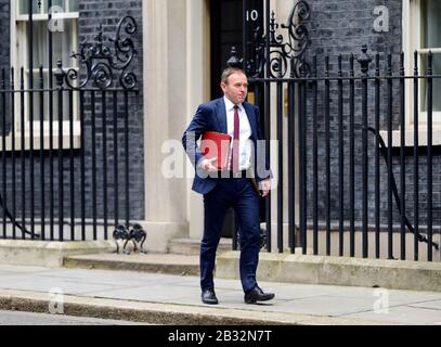 George Eustice MP (Staatssekretär für Umwelt, Ernährung und Angelegenheiten des ländlichen Raums) verlässt ein Treffen in Downing Street, 25. Februar 2020 Stockfoto