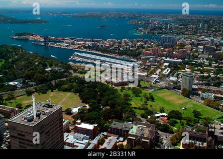 Australien, Sydney, Luftbild zur Woolloomooloo-Bucht mit Fingerspitzenblick und Nationalbibliothek Stockfoto