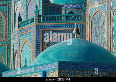 Afghanistan, Provinz Balkh, Mazar-i-Sharif, Hazrat Ali, architektonische Details der mit blauen Kacheln bedeckten Kuppeln, Schrein von Ali Stockfoto