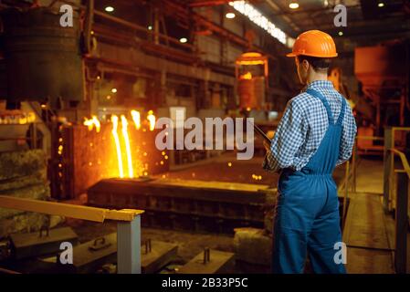 Stahlhersteller in Ofen, Stahlfabrik Stockfoto