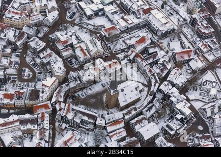 Kirchhof mit St.-Georgs-Kirche in Hattingen, 18.01.2013, Luftbild, Deutschland, Nordrhein-Westfalen, Ruhrgebiet, Hattingen Stockfoto