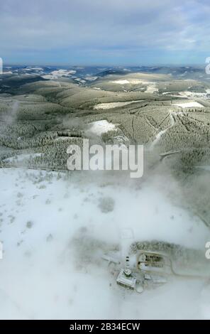 , Kahler Asten mit Hotel, Rothaar-Berge, 26.01.2013, Luftbild, Deutschland, Nordrhein-Westfalen, Sauerland, Winterberg Stockfoto