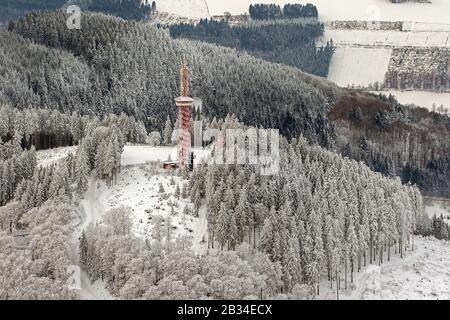 Winterlandschaft und Stueppelturm, Stueppelturm, 26.01.2013, Luftbild, Deutschland, Nordrhein-Westfalen, Sauerland, Olsberg Stockfoto