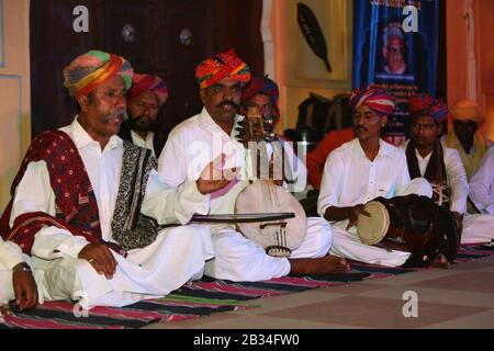 Juli 2018, Jaipur, Rajasthan, Indien. Rajasthani-Musik-Perfomere Stockfoto