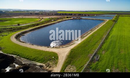 Teiche mit Kläranlagen - Israel Stockfoto