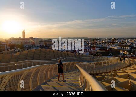 Spanien, Andalusien, Sevilla, Encarnation Regina-Viertel, Plaza de la Encarnacion, allgemeiner Blick vom Mirador des Metropol-Parasols (Baujahr 2011) des Architekten Jurgen Mayer-Hermann Stockfoto