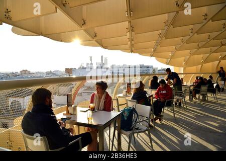 Spanien, Andalusien, Sevilla, Encarnation Regina-Viertel, Plaza de la Encarnacion, allgemeiner Blick vom Mirador des Metropol-Parasols (Baujahr 2011) des Architekten Jurgen Mayer-Hermann Stockfoto