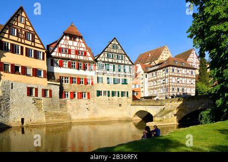 Deutschland, Bade Wurtemberg, Schwabisch Hall, Fachwerk in der alten Innenstadt, neben dem Kocher Stockfoto