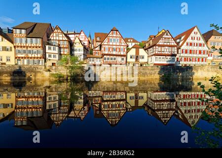 Deutschland, Bade Wurtemberg, Schwabisch Hall, Fachwerk in der alten Innenstadt, neben dem Kocher Stockfoto