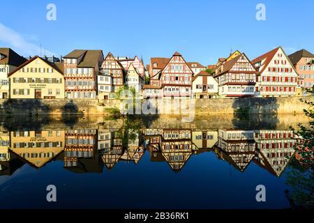 Deutschland, Bade Wurtemberg, Schwabisch Hall, Fachwerk in der alten Innenstadt, neben dem Kocher Stockfoto