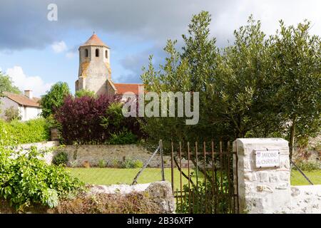 Frankreich, Allier, Verneuil-de-Bourbonnais, Kirche Saint-Pierre Stockfoto