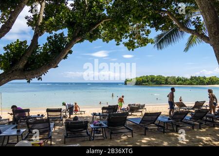 Menschen, die sich auf Nusa Dua Beach Nusa Dua Bali Indonesia entspannen Stockfoto