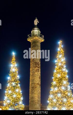 Frankreich, Paris, Place Vendome, Weihnachtsdekoration Stockfoto