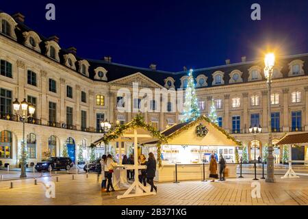 Frankreich, Paris, Place Vendome, Weihnachtsdekoration Stockfoto