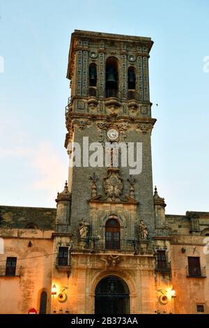 Spanien, Andalusien, Provinz Cádiz, Arcos de la Frontera, Route der weißen Dörfer (Ruta de los Pueblos Blancos), Parroquia De Santa Maria oder St Mary Parish Stockfoto