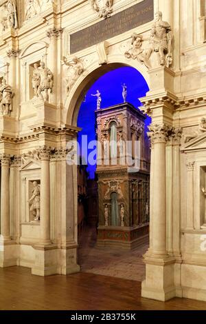 Italien, Venetia, Vicenza, Olympisches Theater (Teatro Olimpico) nach dem Entwurf des Architekten Palladio, das von der UNESCO zum Weltkulturerbe ernannt wurde Stockfoto