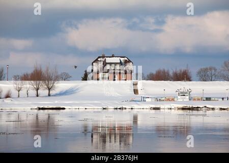 Elbfähre Pevestorf, Elbtalaue, Wendland Stockfoto