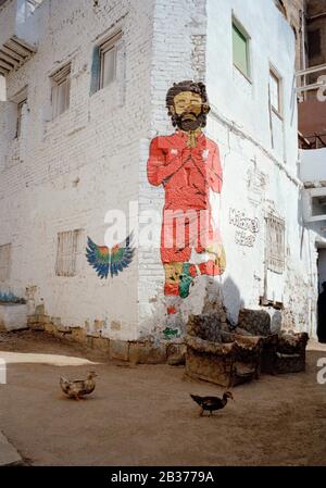 Reisefotografien - Fußball-Straßenkunst von Liverpool und Ägypten-Fußballer Mo Salah im islamischen Kairo in Kairo in Ägypten im Nahen Osten Nordafrikas Stockfoto