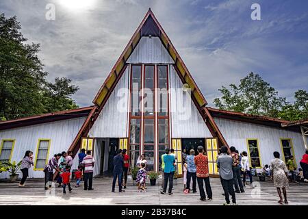 Indonesien, Papua, Asmat, Agats, Salib Suci Kathedrale des Heiligen Kreuzes Stockfoto