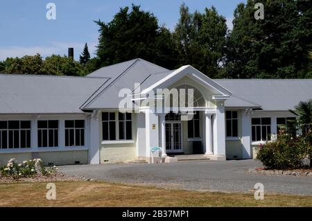 Eintritt zum Queen Mary Hospital in Hanmer Springs. Der Hosital stammt aus dem Jahr 1897, obwohl der medizinische Wert der Quellen stammt aus den 1880er Jahren. Stockfoto